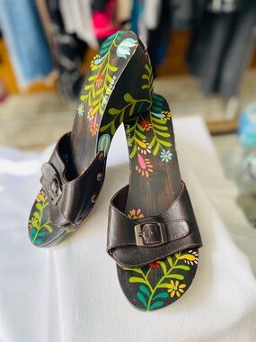 Mystique Boutique Dark Brown Hand-Painted Floral Wooden Mules